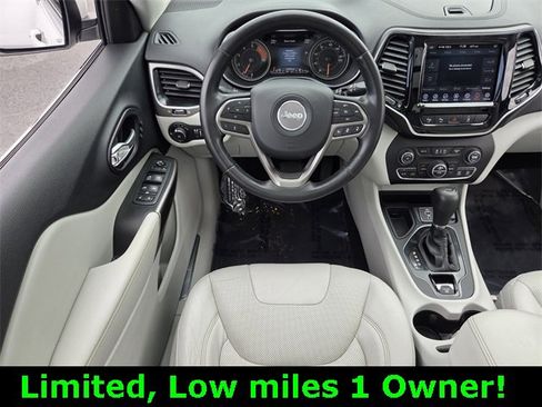 Used 2021 Jeep Cherokee Limited image 12