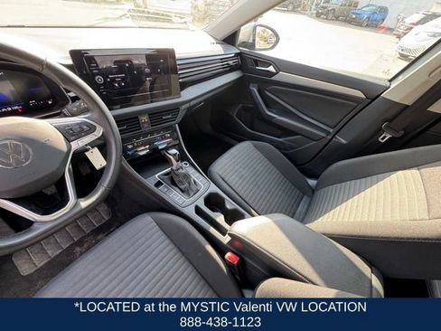 Certified 2025 Volkswagen Jetta S FWD image 30