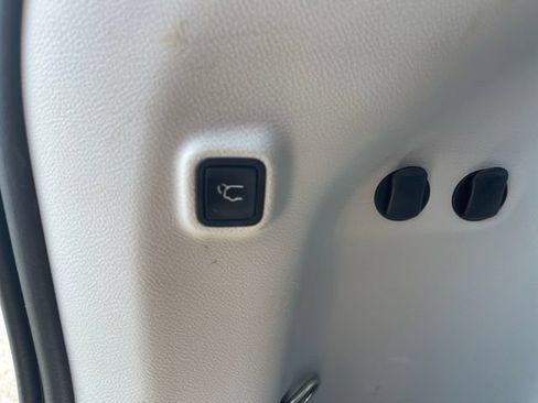 Used 2020 Jeep Cherokee Limited AWD/4WD image 17