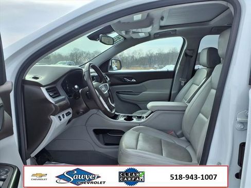 Used 2023 GMC Acadia SLT w/ Technology Package image 13