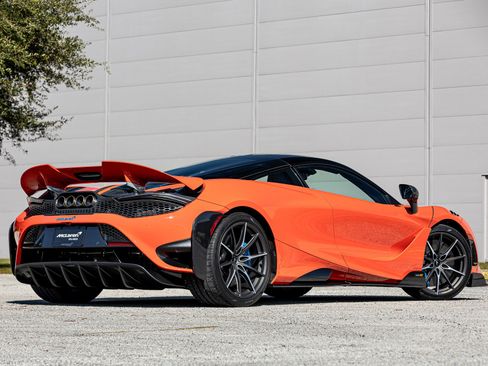 Used 2021 McLaren 765LT image 44