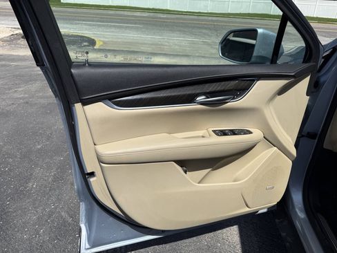 Used 2017 Cadillac XT5 FWD image 17