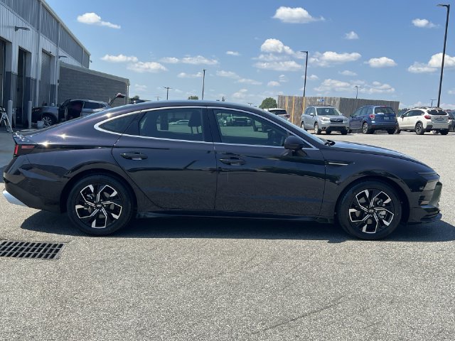 Used 2025 Hyundai Sonata SEL AWD/4WD image 14