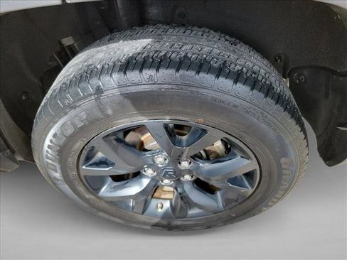 Used 2021 Toyota RAV4 LE FWD image 12