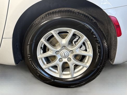 Used 2026 Chrysler Pacifica Select image 37