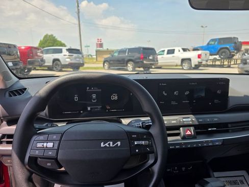 Used 2025 Kia K4 FWD image 14