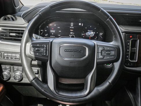 Used 2023 GMC Yukon XL Denali Ultimate image 18