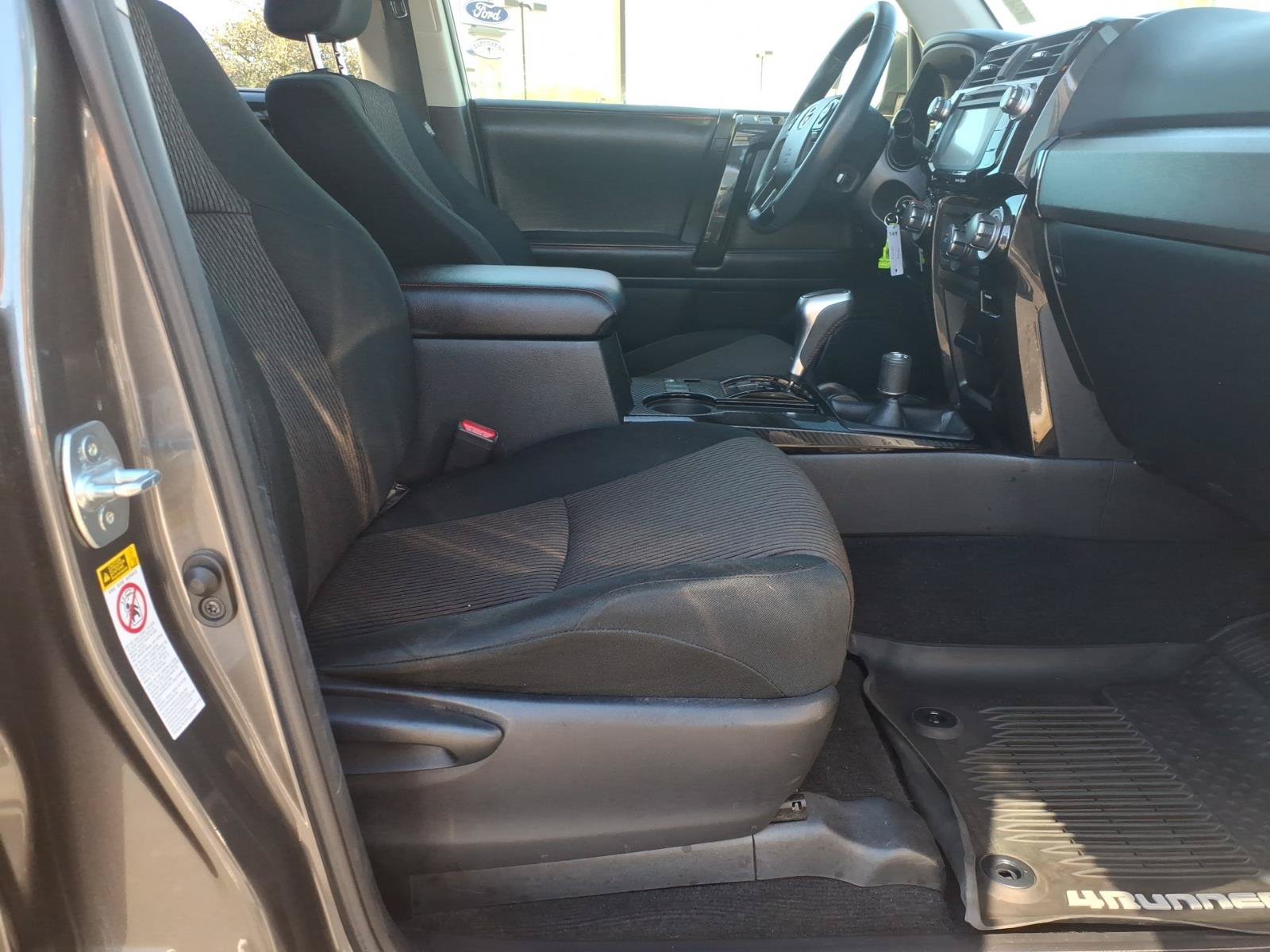 Used 2018 Toyota 4Runner TRD Off-Road AWD/4WD image 10