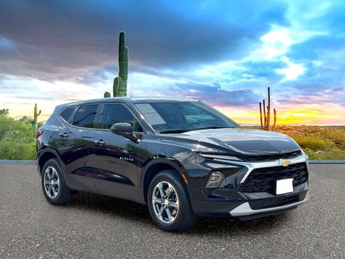 Used 2025 Chevrolet Blazer LT FWD image 7
