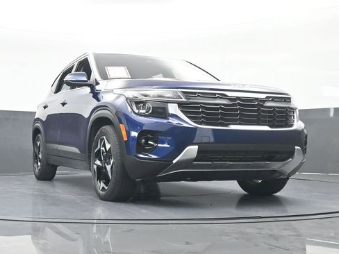 Used 2024 Kia Seltos EX image 61