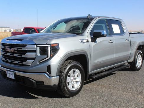 Used 2024 GMC Sierra 1500 SLE image 11