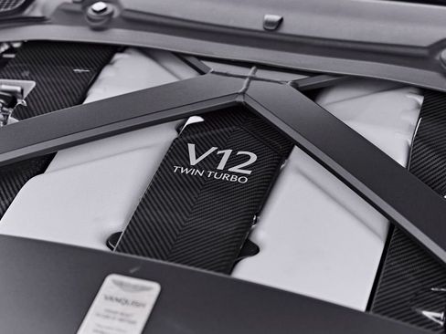 Used 2025 Aston Martin Vanquish RWD image 76