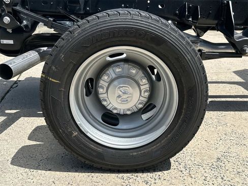 New 2025 RAM 4500 Tradesman w/ Chrome Appearance Group image 32