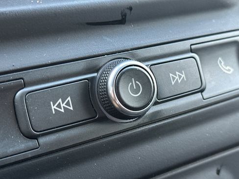 Used 2019 Chevrolet Silverado 1500 Custom Trail Boss w/ Custom Convenience Package image 31