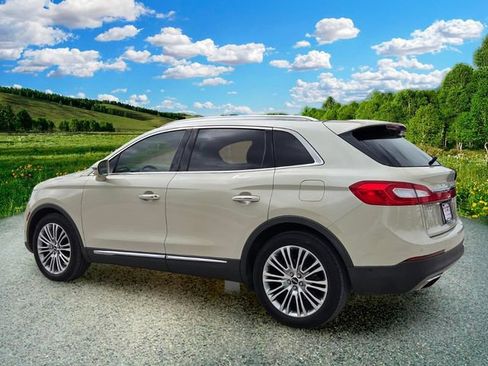 Used 2018 Lincoln MKX Reserve w/ Driver Assistance Package FWD image 4