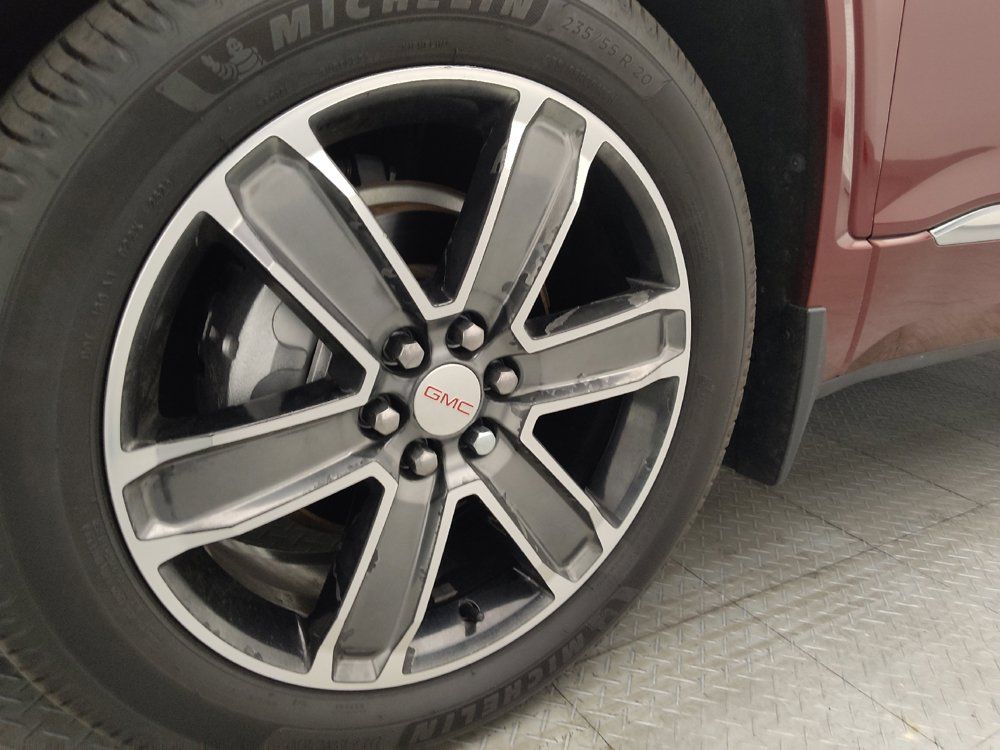 Used 2017 GMC Acadia Denali w/ Technology Package FWD image 31