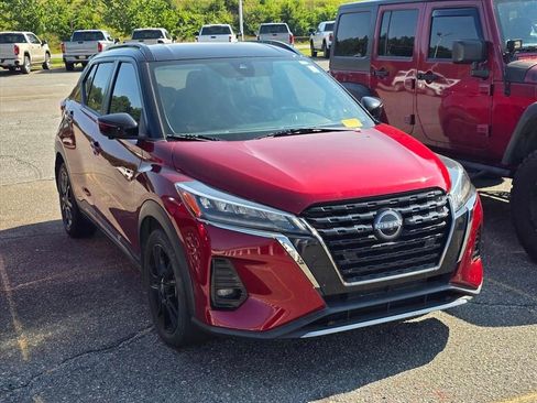 Used 2023 Nissan Kicks SR FWD image 9