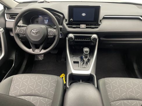 Used 2024 Toyota RAV4 XLE FWD image 19