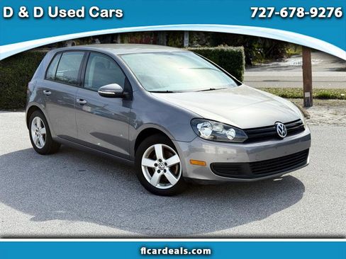Used 2010 Volkswagen Golf 4-Door image 1
