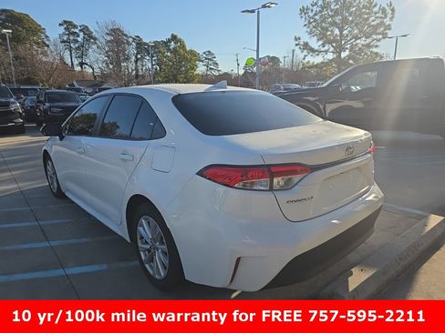 Used 2023 Toyota Corolla LE image 6