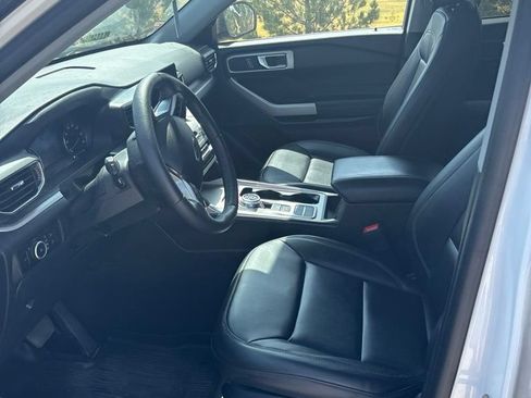 Used 2024 Ford Explorer XLT w/ Equipment Group 202A RWD image 27