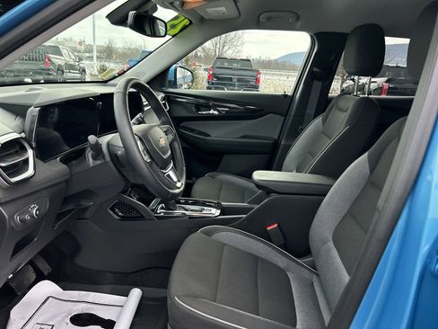 Used 2025 Chevrolet TrailBlazer LT w/ Convenience Package image 21