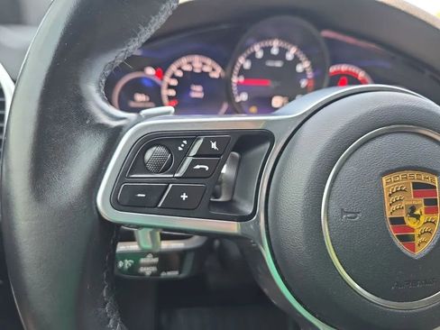Used 2020 Porsche Cayenne AWD/4WD image 18