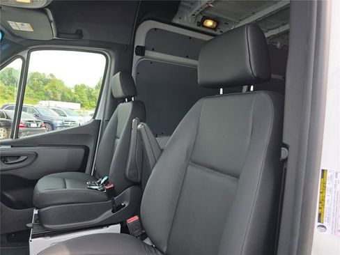 New 2025 Mercedes-Benz Sprinter 2500 image 18