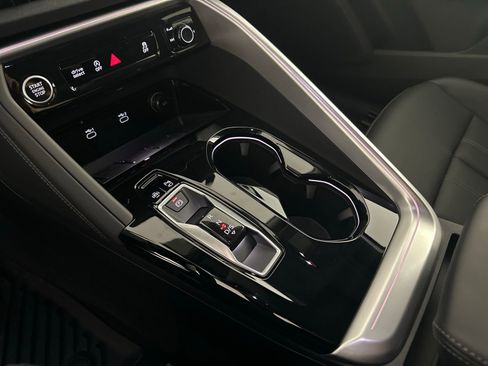 Certified 2025 Audi Q5 2.0T Premium Plus w/ Premium Plus image 18