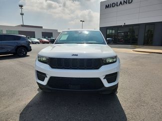 Used 2025 Jeep Grand Cherokee Altitude AWD/4WD video 2