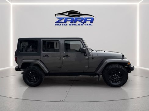 Used 2016 Jeep Wrangler Unlimited Sahara AWD/4WD image 6