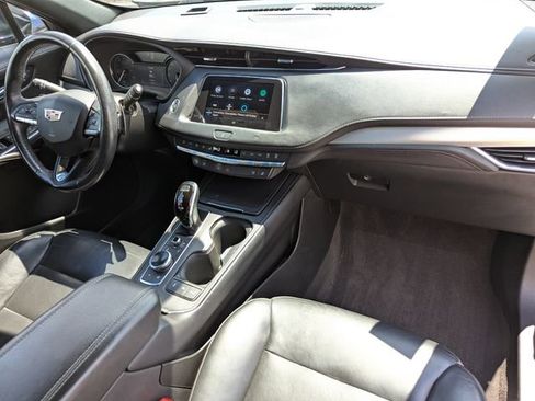 Used 2021 Cadillac XT4 Premium Luxury FWD image 12