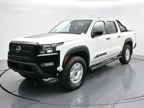 Used 2024 Nissan Frontier SV w/ Hardbody Edition image 2