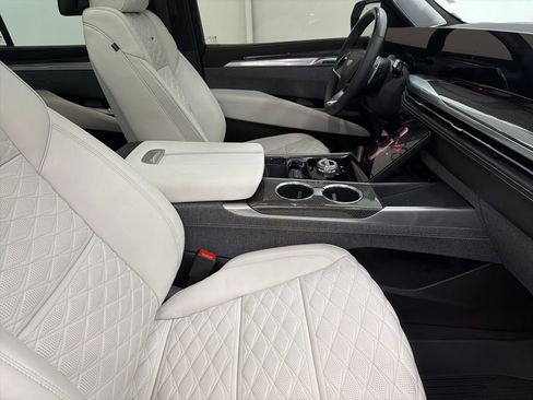 Used 2025 Cadillac Escalade V w/ LPO, Floor Liner Package AWD/4WD image 33