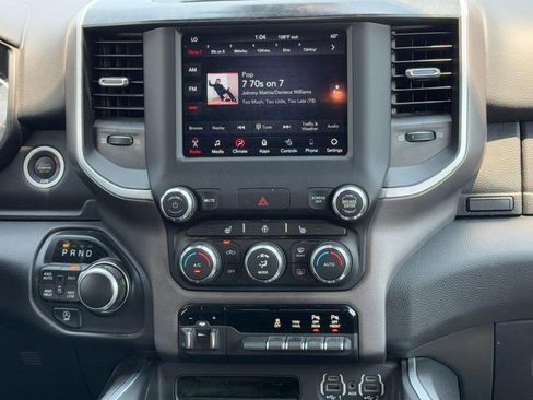 Used 2021 RAM 1500 4x4 Crew Cab image 15