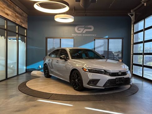 Used 2022 Honda Civic Sport image 1