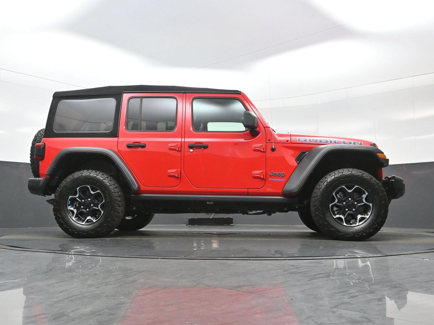 Used 2022 Jeep Wrangler Unlimited Rubicon 4xe w/ Cold Weather Group AWD/4WD image 33