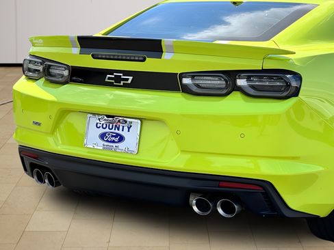 Used 2020 Chevrolet Camaro SS RWD image 41