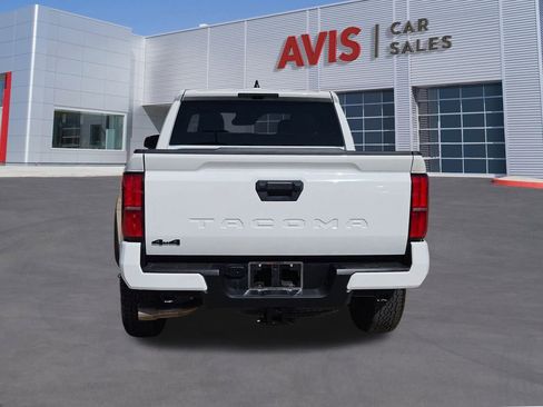 Used 2025 Toyota Tacoma TRD Off-Road image 5