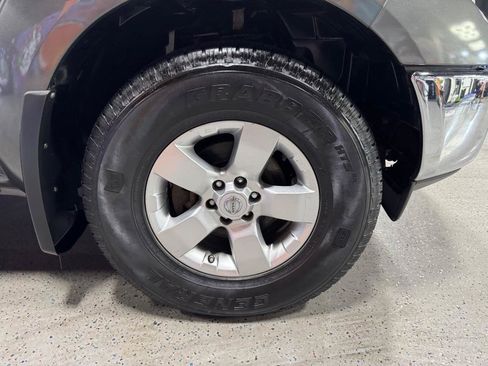 Used 2009 Nissan Frontier SE w/ SE Value Truck Pkg AWD/4WD image 24