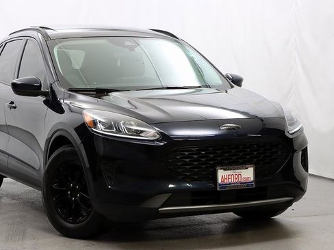 Used 2021 Ford Escape SE w/ Convenience Package image 2