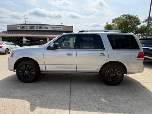 Used 2015 Lincoln Navigator 2WD image 4