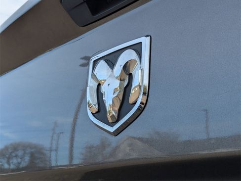 Used 2017 RAM 1500 ST w/ SXT Appearance Group image 26