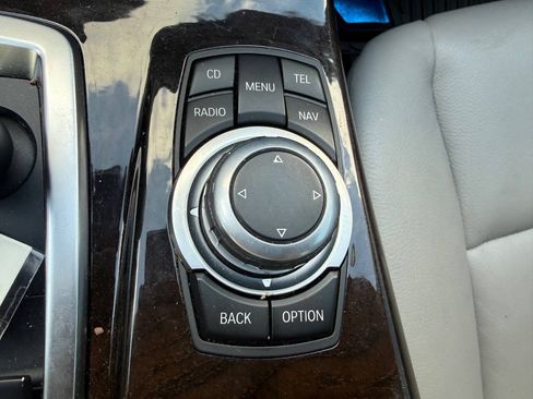 Used 2011 BMW 528i Sedan RWD image 17