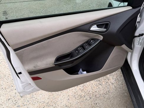 Used 2013 Ford Focus Electric Hatchback FWD image 6