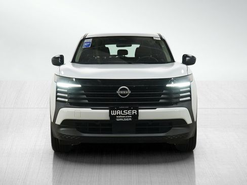 Used 2025 Nissan Kicks S FWD image 8
