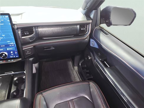 Used 2022 Ford Expedition Max Limited AWD/4WD image 40
