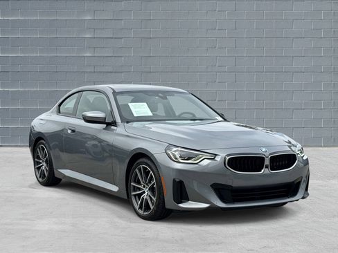 Used 2025 BMW 230i Coupe RWD image 1