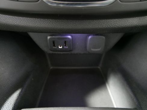 Used 2021 Chevrolet Traverse LT AWD/4WD image 30