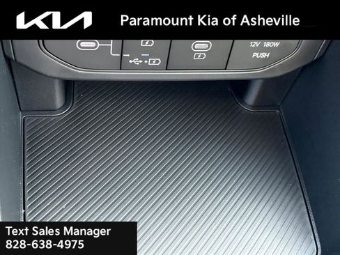 New 2025 Kia K4 LXS image 24